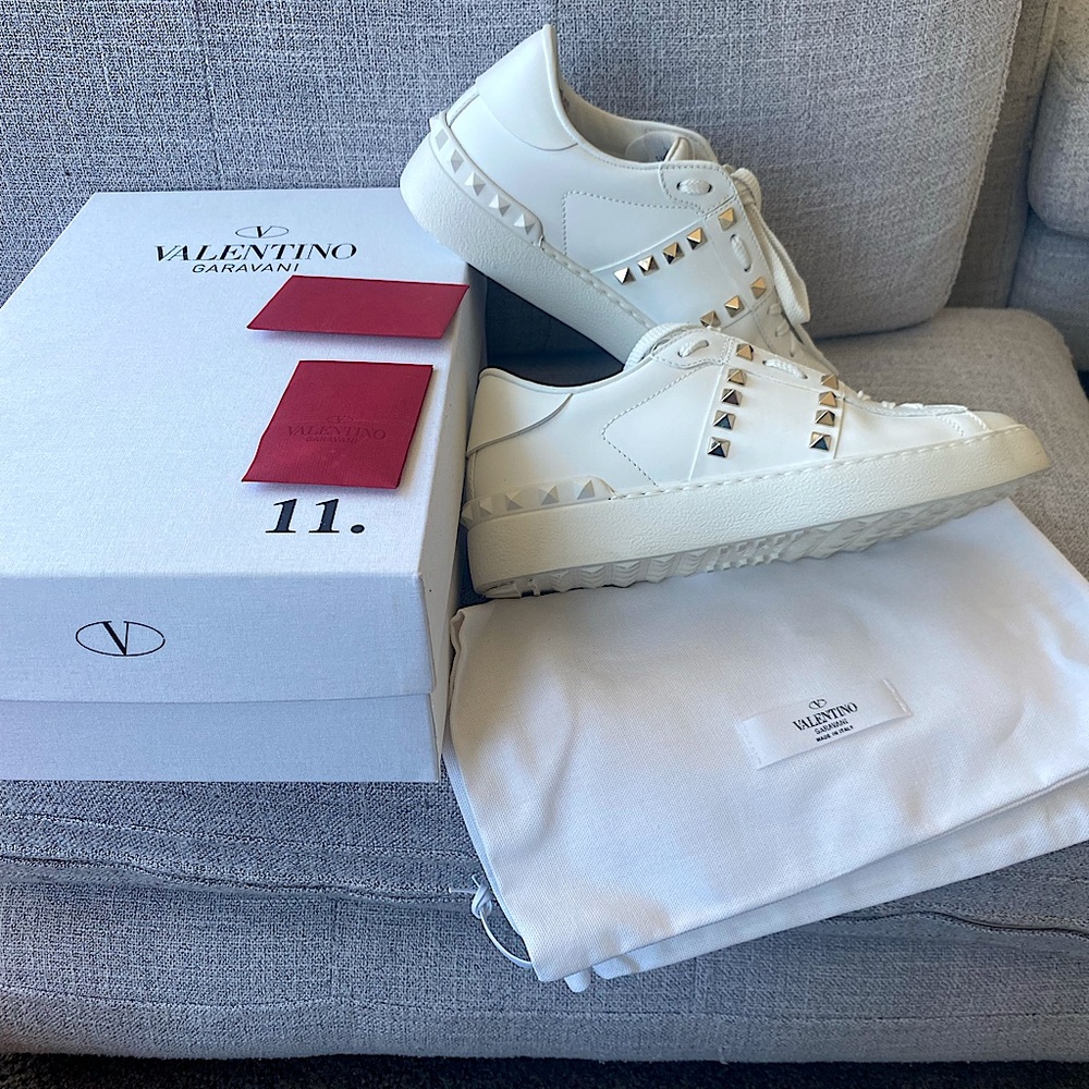 Valentino Rockstud sneakers - size 37 (worn 2x) full inclusions + orig receipt